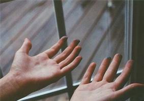 b型血女人的性格特点 B型血女生性格解析