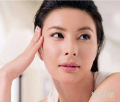 b型血女人的性格特点 B型血女生性格解析